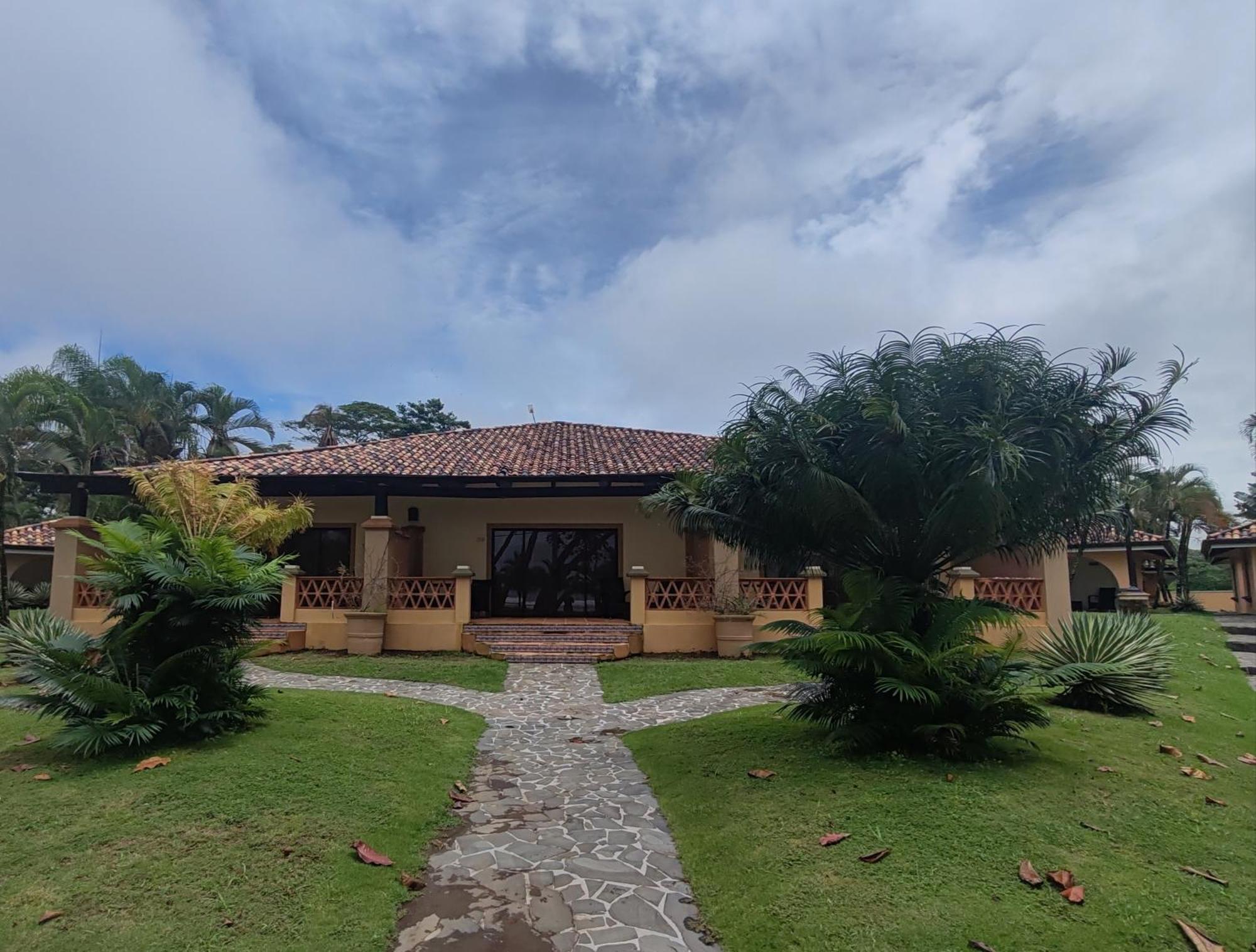 Marenaz Oceanfront Resort Esterillos Este Exterior foto